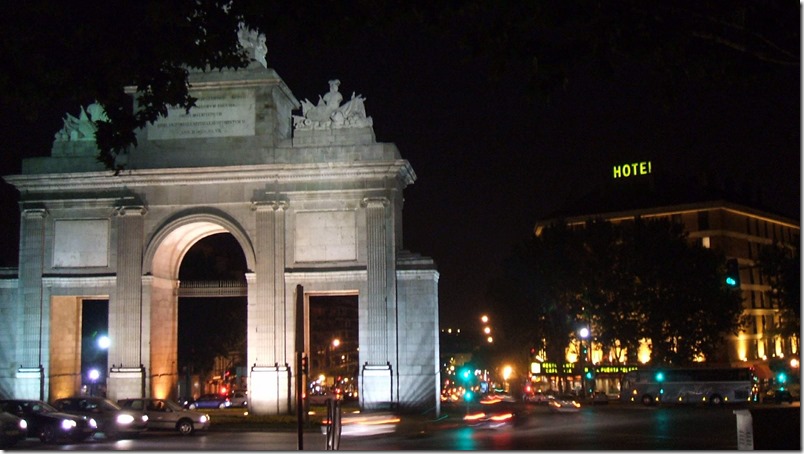 Puerta de Toledo_ Monumento emblema de Madrid
