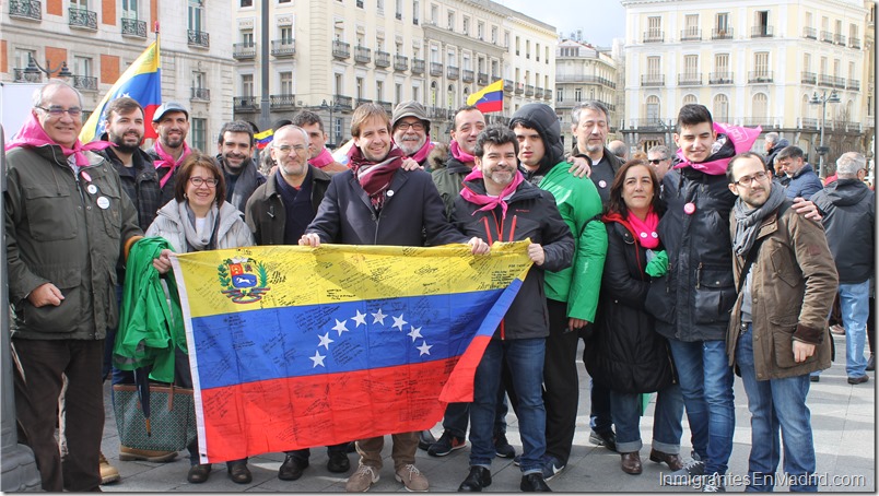 Jubilados venezolanos protestaron en Madrid después de 15 meses sin pensión