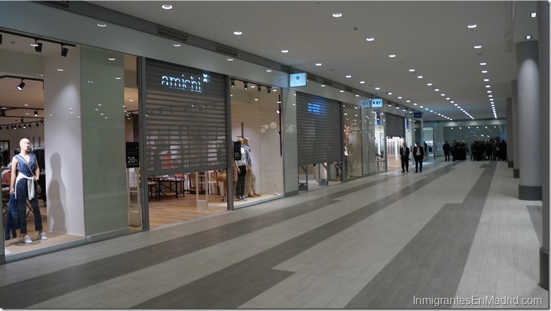 Sambil Outlet Madrid: Una amplia oferta de moda y complementos