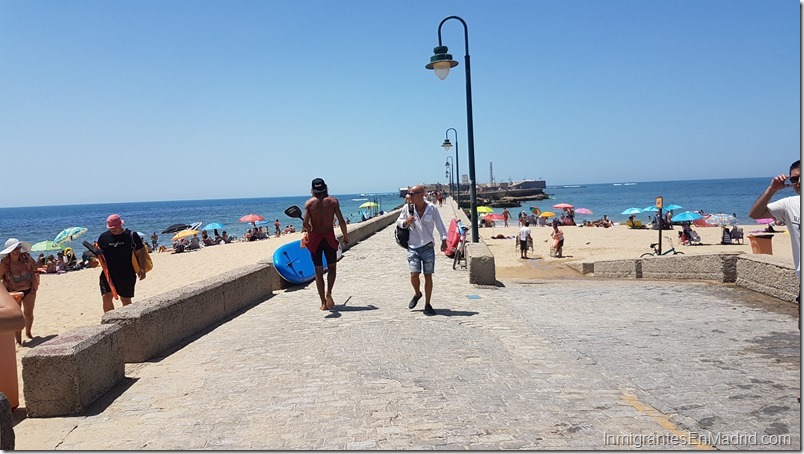 playa-verano-sol-cadiz