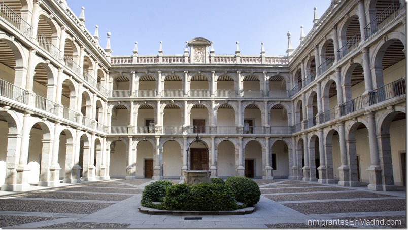 Vista general del Patio de Santo Tomás de Villanueva de la Universidad de Alcalá de Henares.