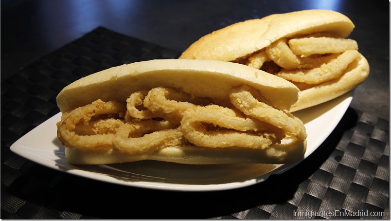 ESPAÑA GASTRONOMÍA TAPAS: MADRID, 5-9-2016.- Bocadillo de calamares rebozados en harina y fritos en aceite de oliva, en la taberna Casa Rúa cerca de la Plaza Mayor de Madrid. EFE/Paolo Aguilar 