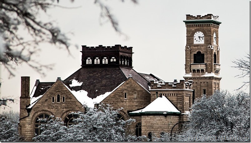 iglesia-invierno-torre-reloj