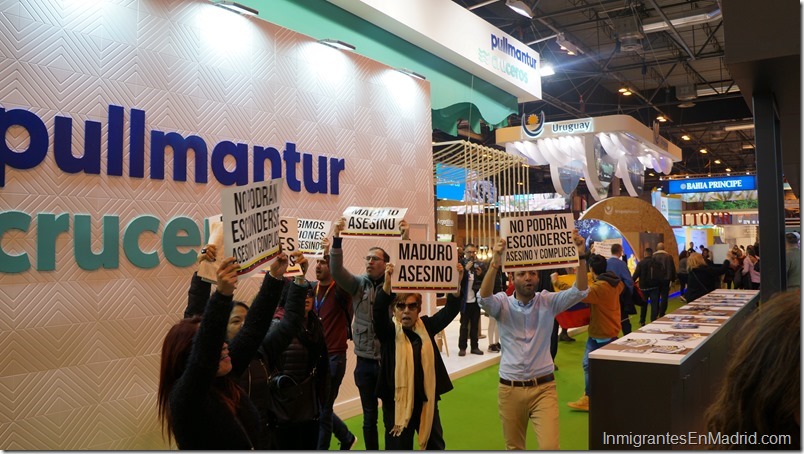 «Maduro Asesino»: Así protestaron frente al stand de Venezuela en Fitur Madrid 2018 (fotos + video)