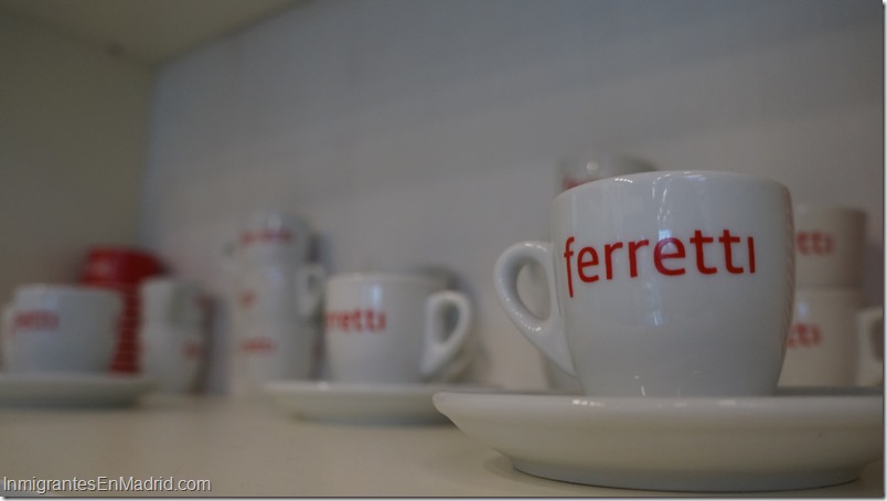 heladeria-ferreti-sambil-madrid-venezolanos_ (18)