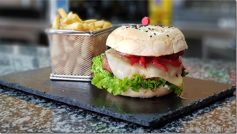 hamburguesas-comida-venezolana-alcala-de-henares-caminos-bar_ (65)