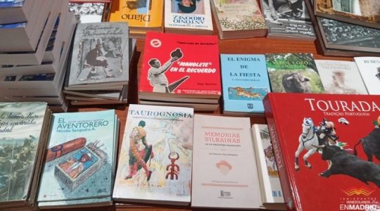 Novedades editoriales y libros antiguos sobre tauromaquia en la plaza de toros de Las Ventas